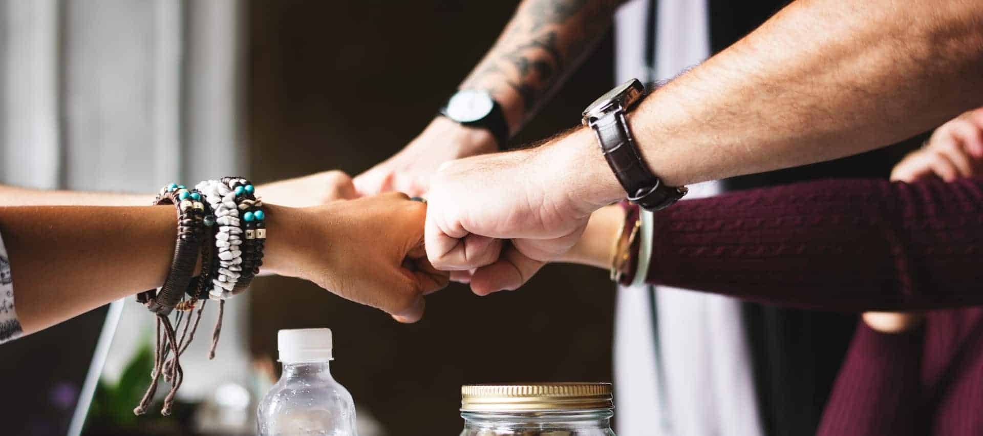 Bracelets collaboration colleagues