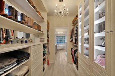 A Walk Through Closet With Amazing Storage - Closet OS