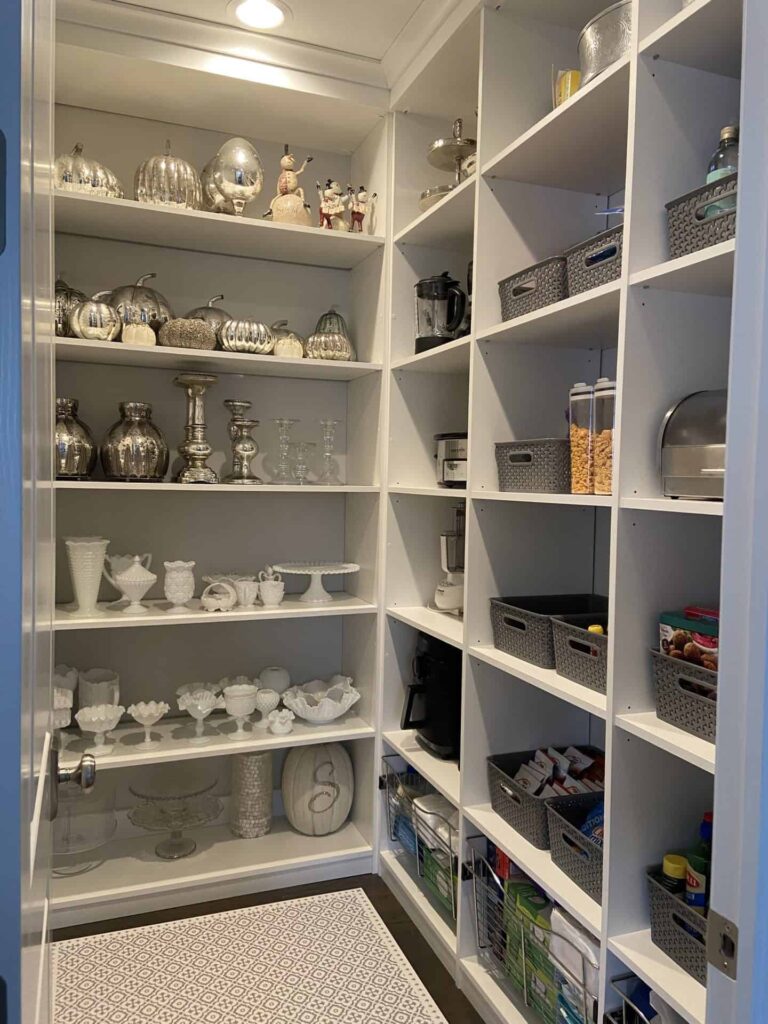 Kitchen pantry